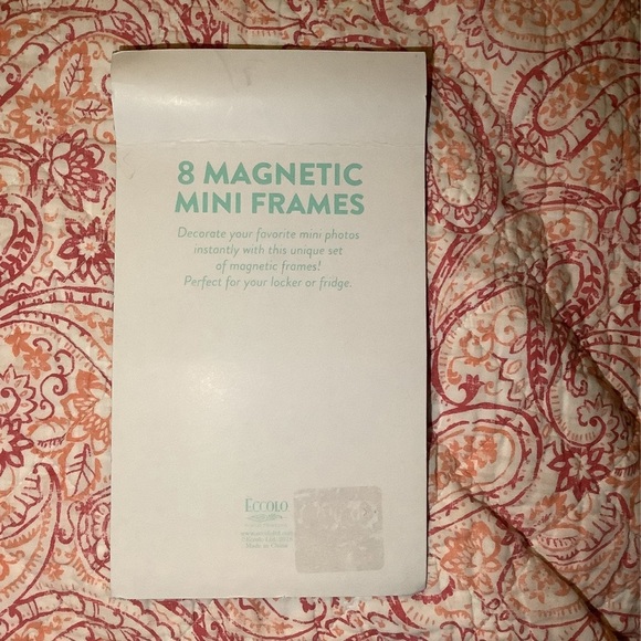 Magnetic Mini Frames - includes 8 super fun frames - Picture 3 of 3